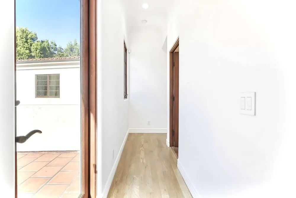 1805 Outpost Drive, Los Angeles, California 90068 home-pic-42